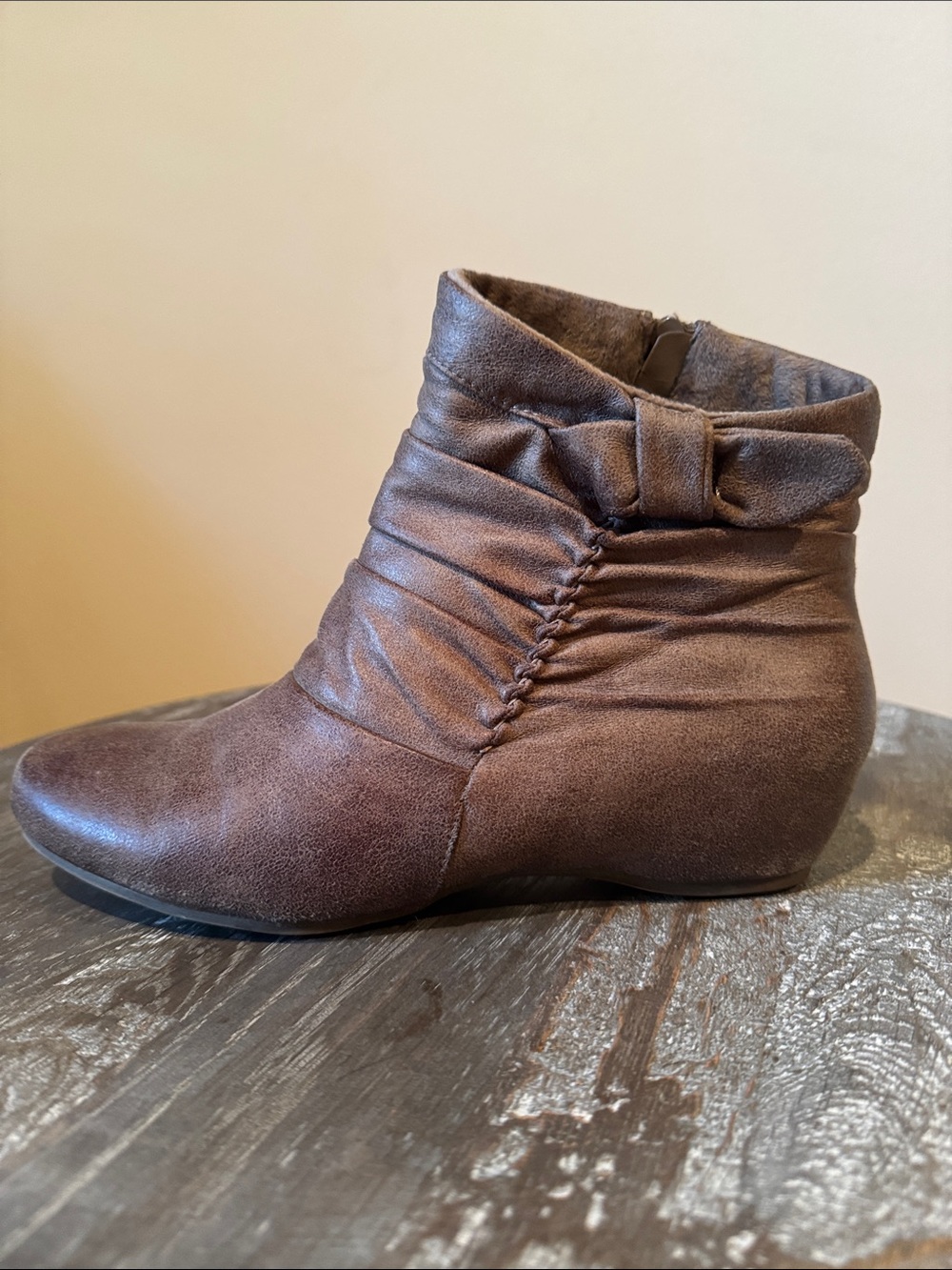 BareTraps Brown Sakari Ruched Ankle Booties with Side Zip Size 8.5M - Picture 8 of 11